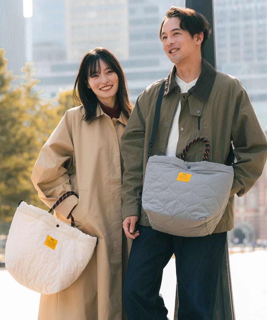 KIU パデッドトートバッグK290　クロ