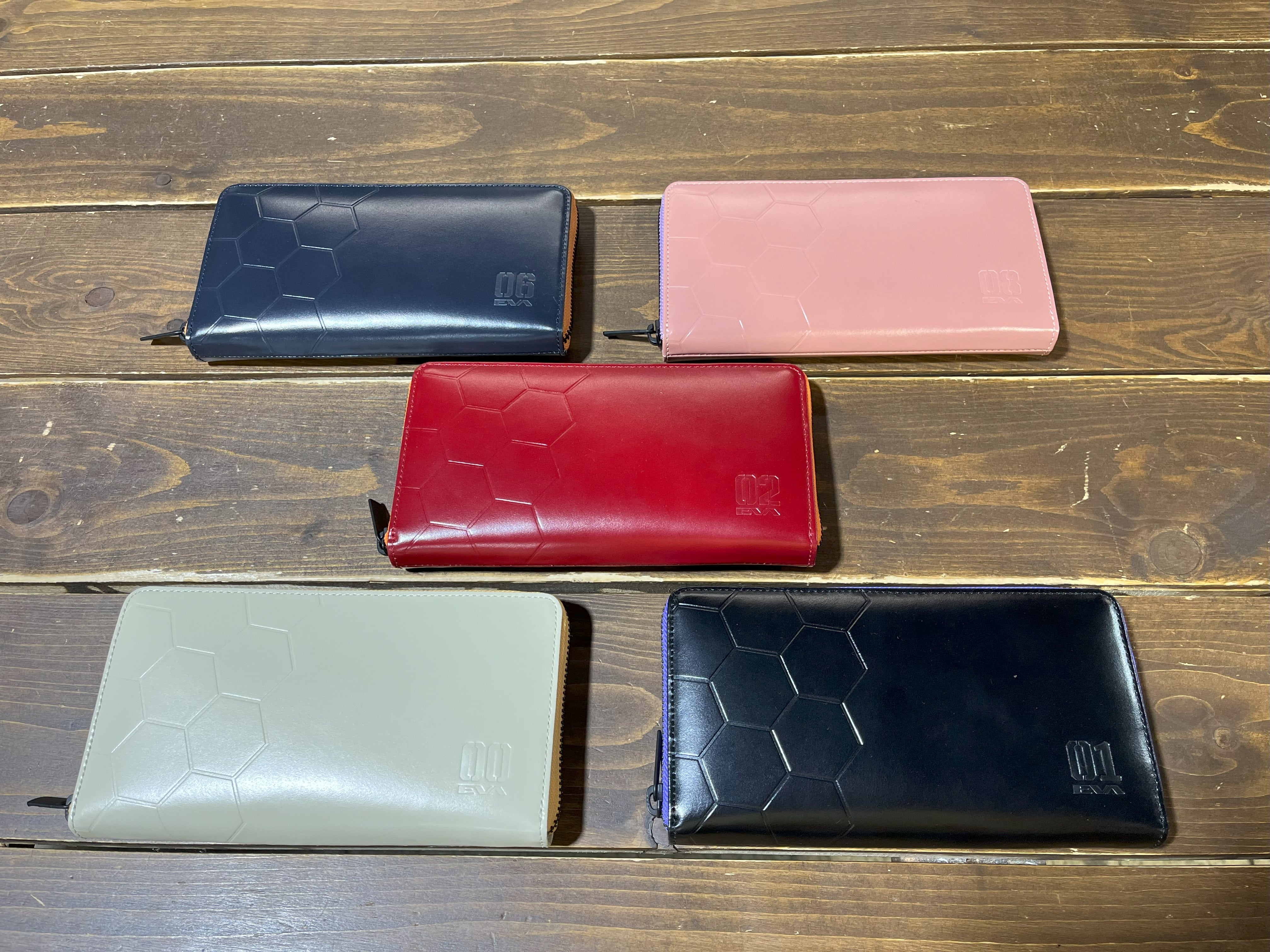  EVANGELION(エヴァンゲリオン)ロングウォレット！　　　この質感は、まるでプラグスーツ！機体へ乗り込もう！7月末発売予定！  【エヴァMark.06】エヴァダークブルー/オレンジ　　渚カヲル（89004）