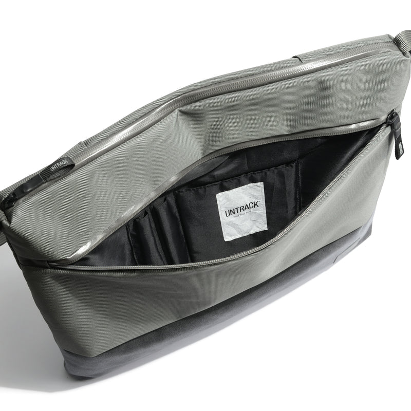 【UNTRACK】(アントラック)　CITY/CE Shoulder-M 60053　グレー