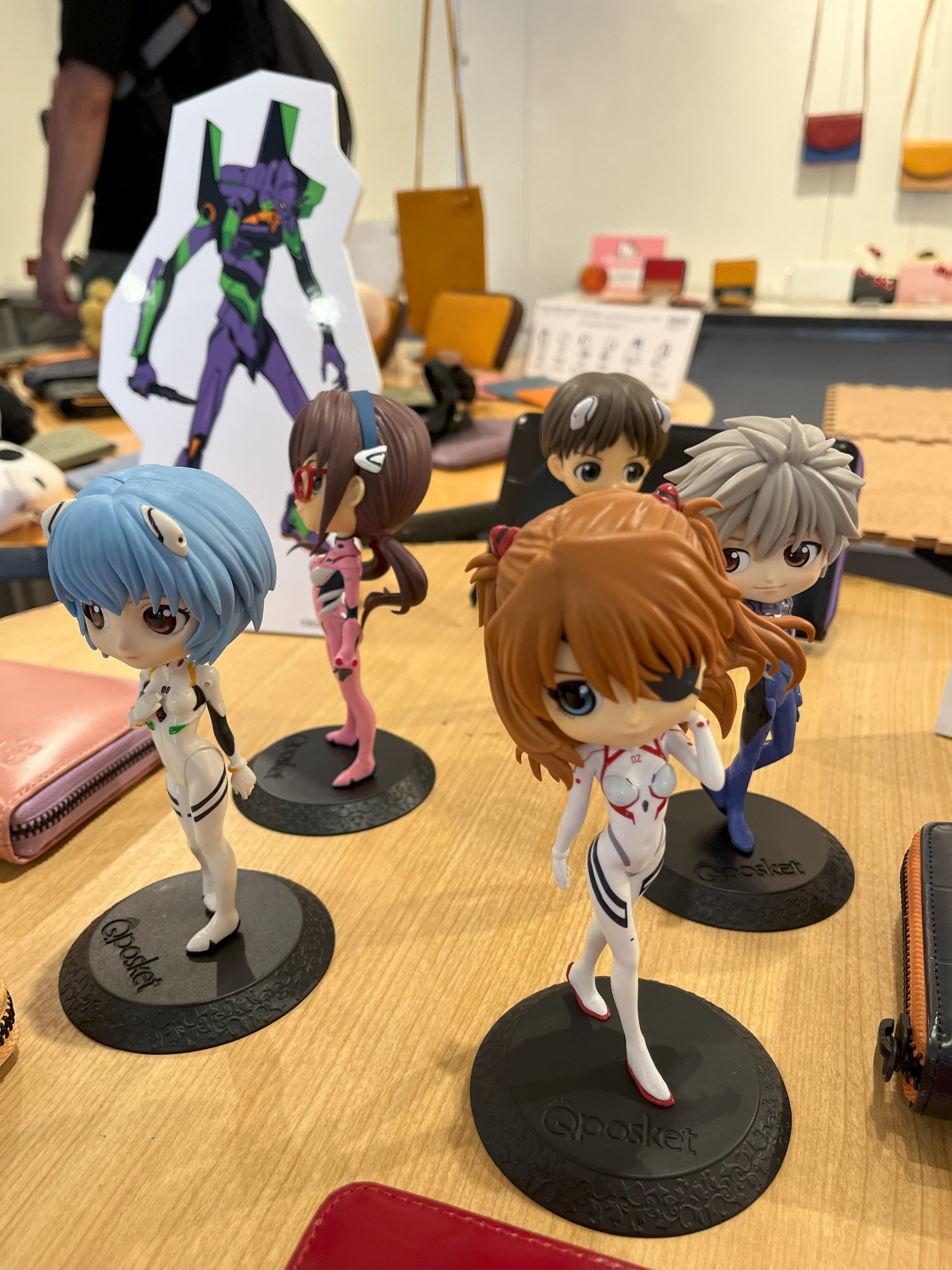 EVANGELION(エヴァンゲリオン)ロングウォレット！　　　　この質感は、まるでプラグスーツ！機体へ乗り込もう！7月末発売予定！  【エヴァ８号機】エヴァピンク/ピンク　　真希波・マリ・イラストリアス（89004）