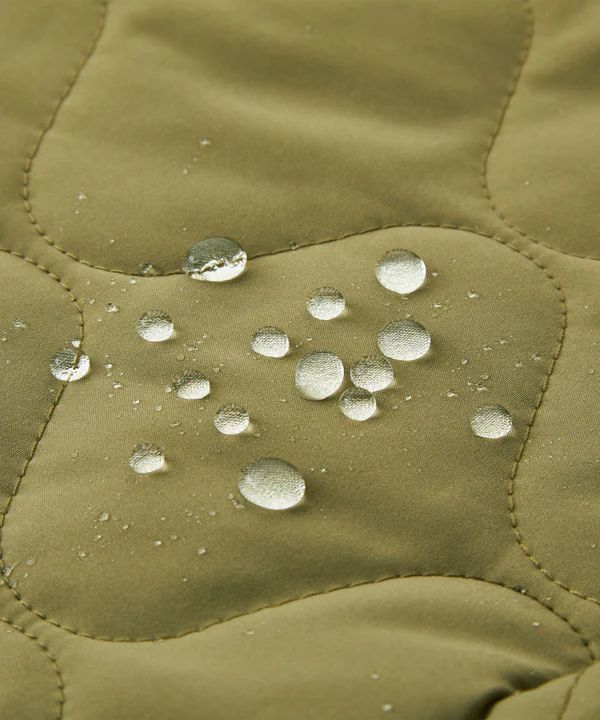 KIU パデッドサコッシュポーチ　K385　クロ