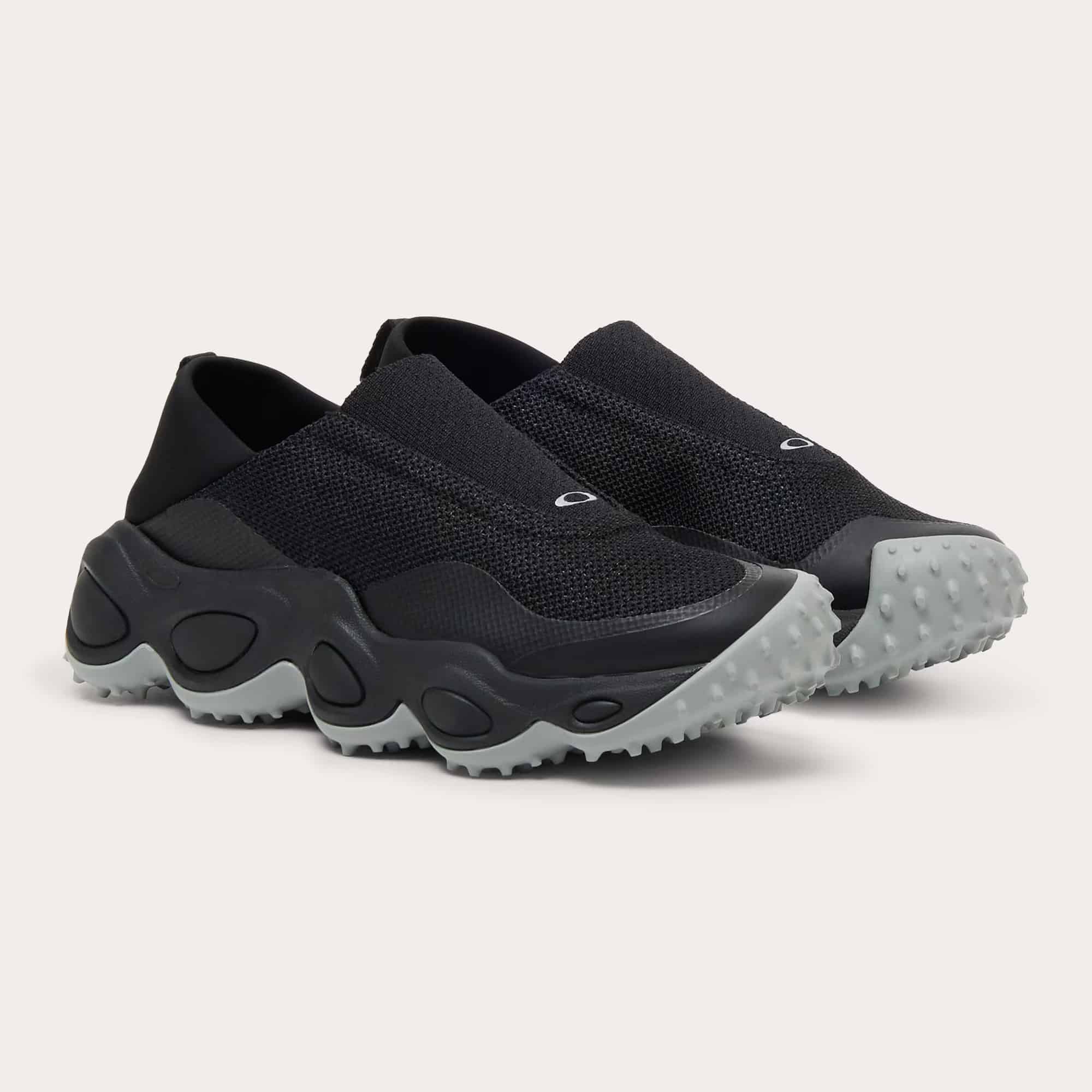 【NEW】OAKLEY Eon Shift pitch black オークリー イオンシフト FOF100704-021 26.0cm～28.0cm メンズ  スニーカー シューズ サンダル 8056153912471【送料無料 北海道/沖縄/離島を除く】 pitch black 26.0cm