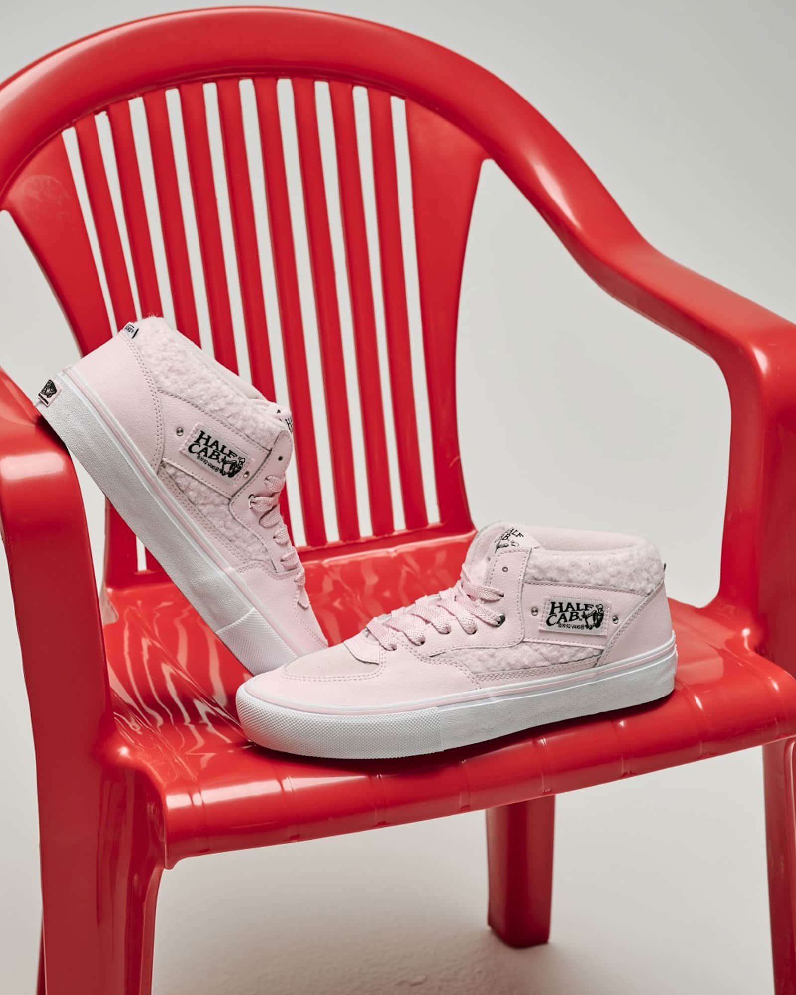 VANS SKATE HALF CAB PINK/WHITE VN0A5FCDY3K バンズ スケート ハーフキャブ 23.5cm スニーカー レディース シューズ スケボー スケートボード 0198266502809 【送料無料 北海道/沖縄/離島を除く】 PINK/WHITE 23.5cm