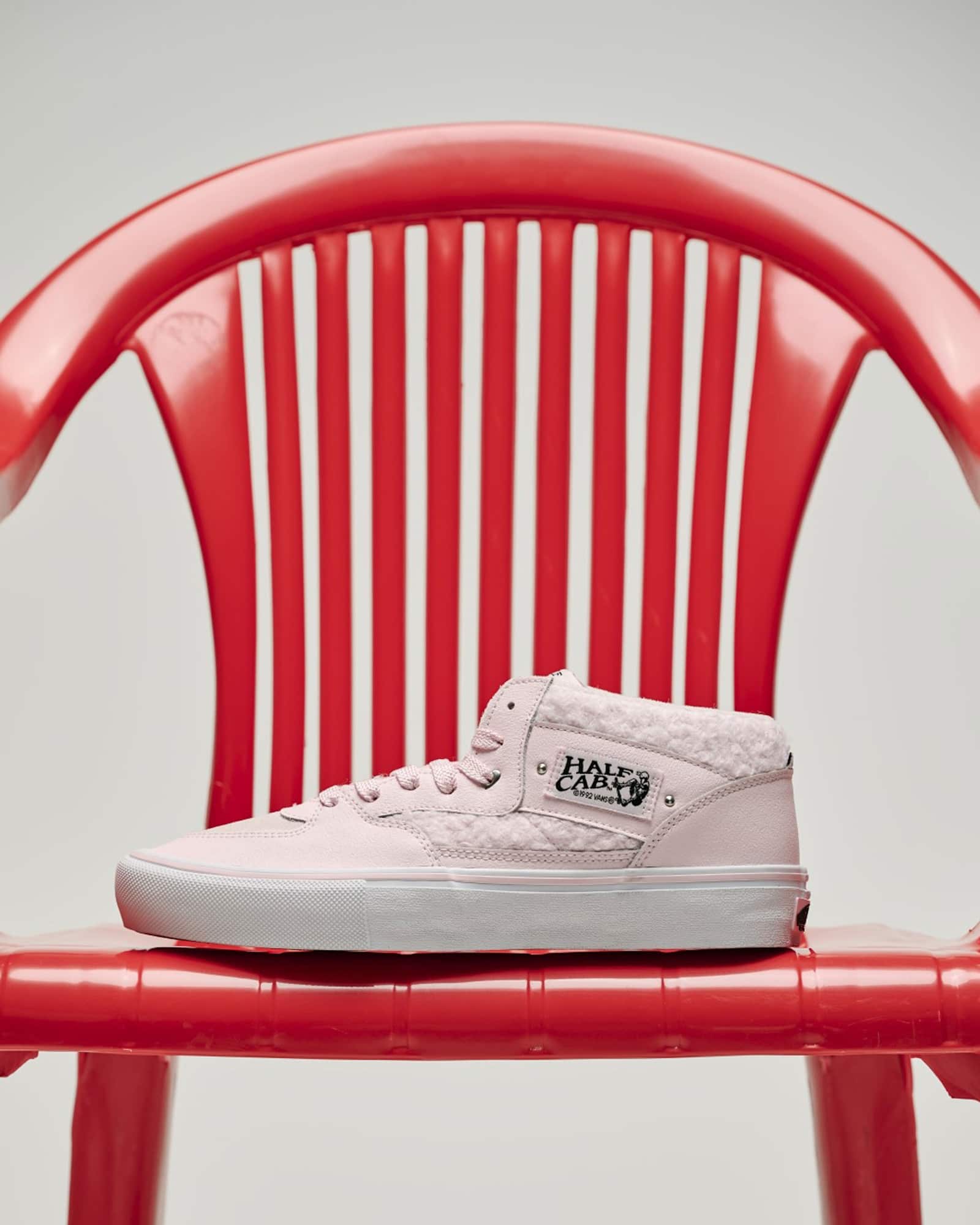 VANS SKATE HALF CAB PINK/WHITE VN0A5FCDY3K バンズ スケート ハーフキャブ 24.5cm スニーカー レディース シューズ スケボー スケートボード 0198266502885 【送料無料 北海道/沖縄/離島を除く】 PINK/WHITE 24.5cm