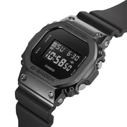 カシオ ジーショック CASIO G-SHOCK GSHOCK DIGITAL5600SERIES GM-5600UB-1JF メンズ レディース 腕時計 国内正規品 4549526369377 【送料無料 北海道/沖縄/離島除く】 1JF FREE