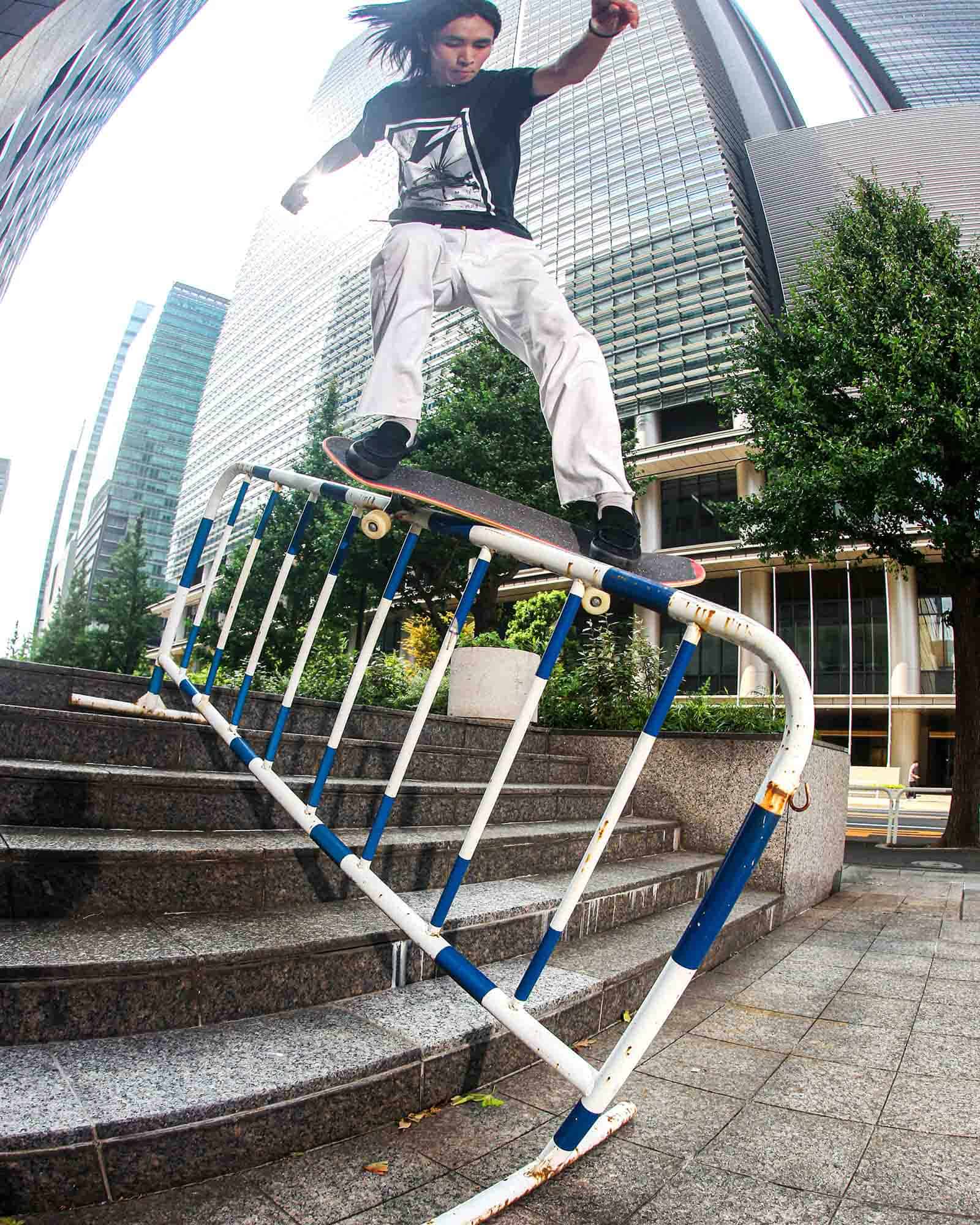 【再入荷】VANS Skate Loafer バンズ スケートローファー メンズ スニーカー シューズ BLACK/BLACK 25.0cm～29.0cm  VN000VA6BKA 0198266309118 【送料無料 北海道/沖縄/離島を除く】 BLACK/BLACK 25.0cm