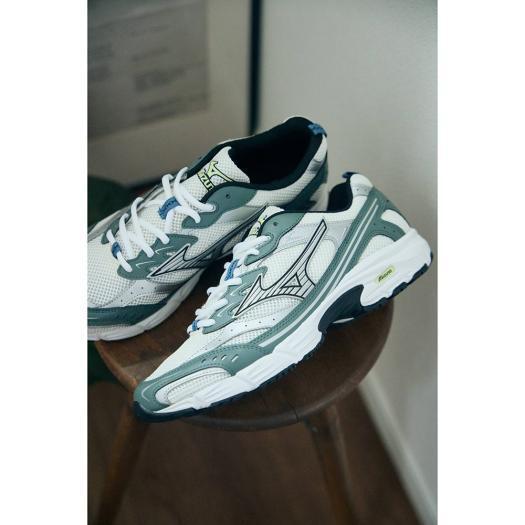 ミズノ MIZUNO MXR 26:グリーン×シルバー 23.0cm～25.0㎝ D1GA245126 4582767761241 レディース スニーカー スポーツスタイル  【送料無料 北海道/沖縄/離島を除く】 26:グリーン×シルバー 23.0cm