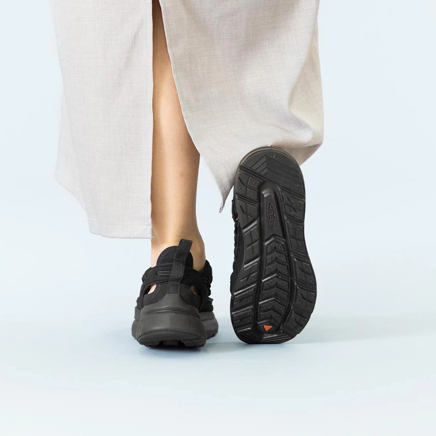 KEEN キーン スニーカー ウィメンズ アウトドアシューズ サンダル UNEEK WK ユニーク ダブルケー Black/Black 24.0cm 1030269 MM1 【送料無料 北海道/沖縄/離島を除く】 Black/Black 24.0cm