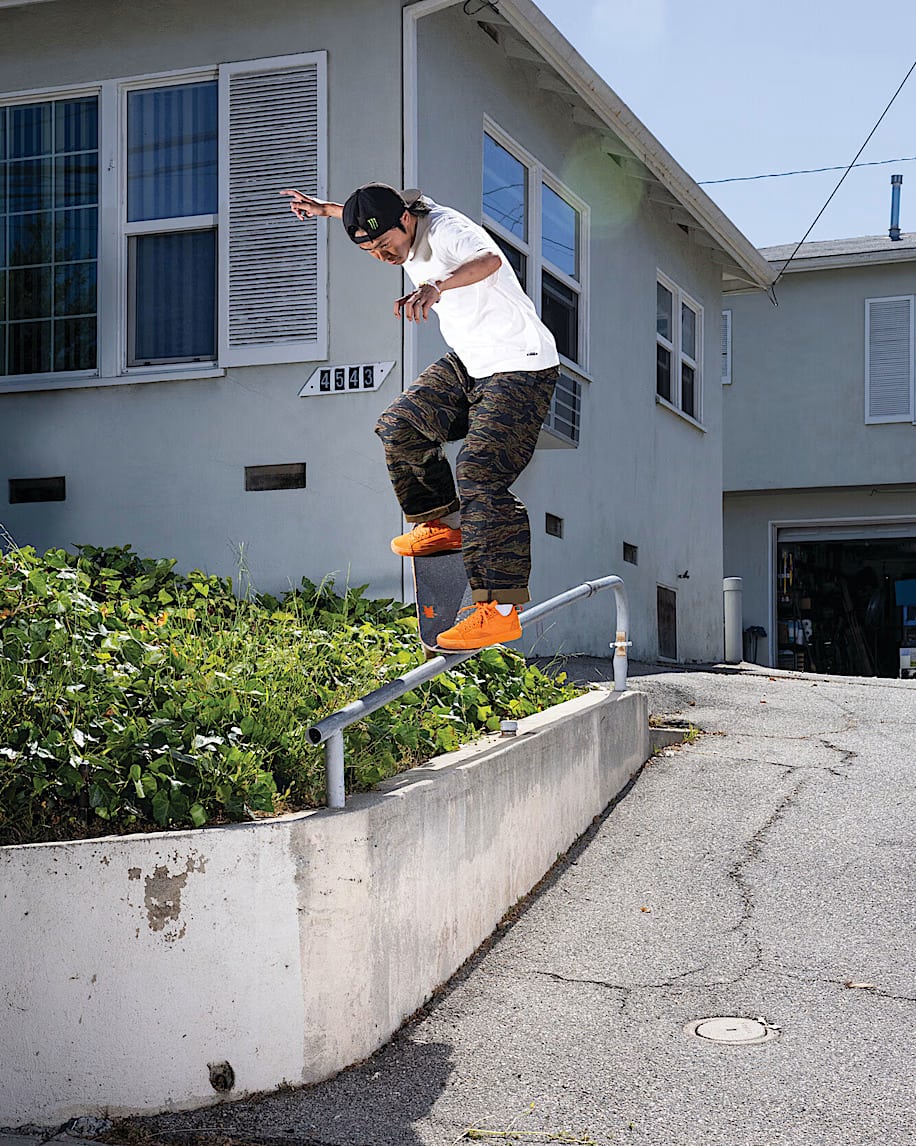 VANS スケート オールドスクール 36+ Skate Old Skool 36+ by Atiba Jefferson メンズ スニーカー シューズ スケボー スケートボード スケシュー Atiba Solar Orange 28.0cm VN000D5R12Q 0197804533657 【送料無料 北海道/沖縄/離島を除く】 Atiba Solar Orange 28.0cm