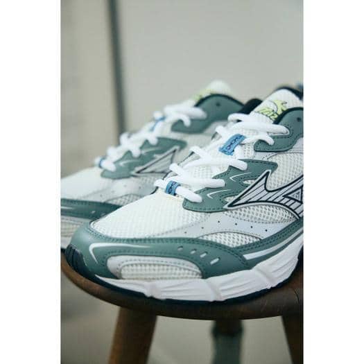 ミズノ MIZUNO MXR 26:グリーン×シルバー 23.0cm～25.0㎝ D1GA245126 4582767761241 レディース スニーカー スポーツスタイル  【送料無料 北海道/沖縄/離島を除く】 26:グリーン×シルバー 23.0cm