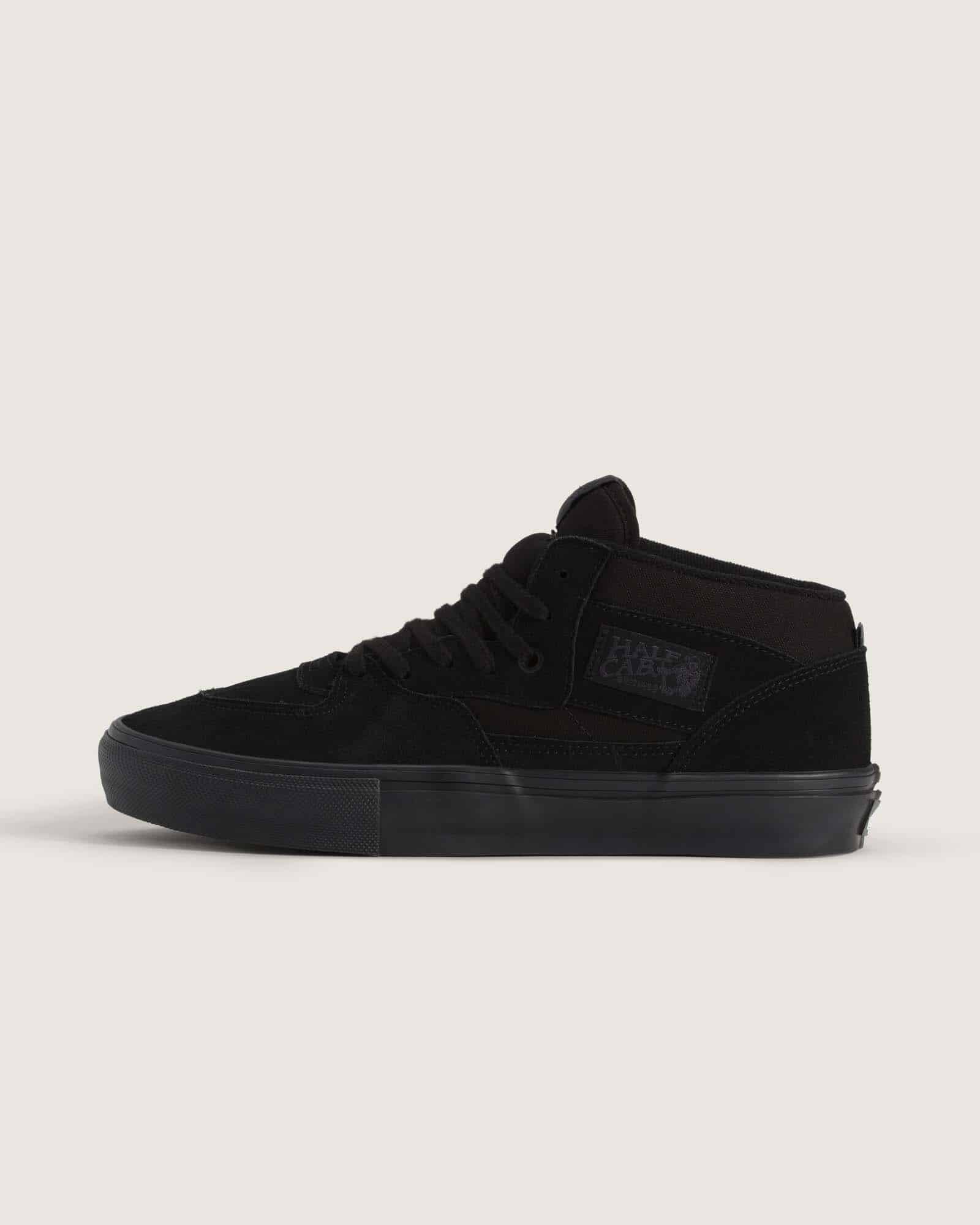 VANS HALF CAB BLACK/BLACK VN0A5FCDBKA バンズ スケート ハーフキャブ 26.5cm スニーカー メンズ シューズ スケボー スケートボード 0194901611127 【送料無料 北海道/沖縄/離島を除く】 BLACK/BLACK 26.5cm