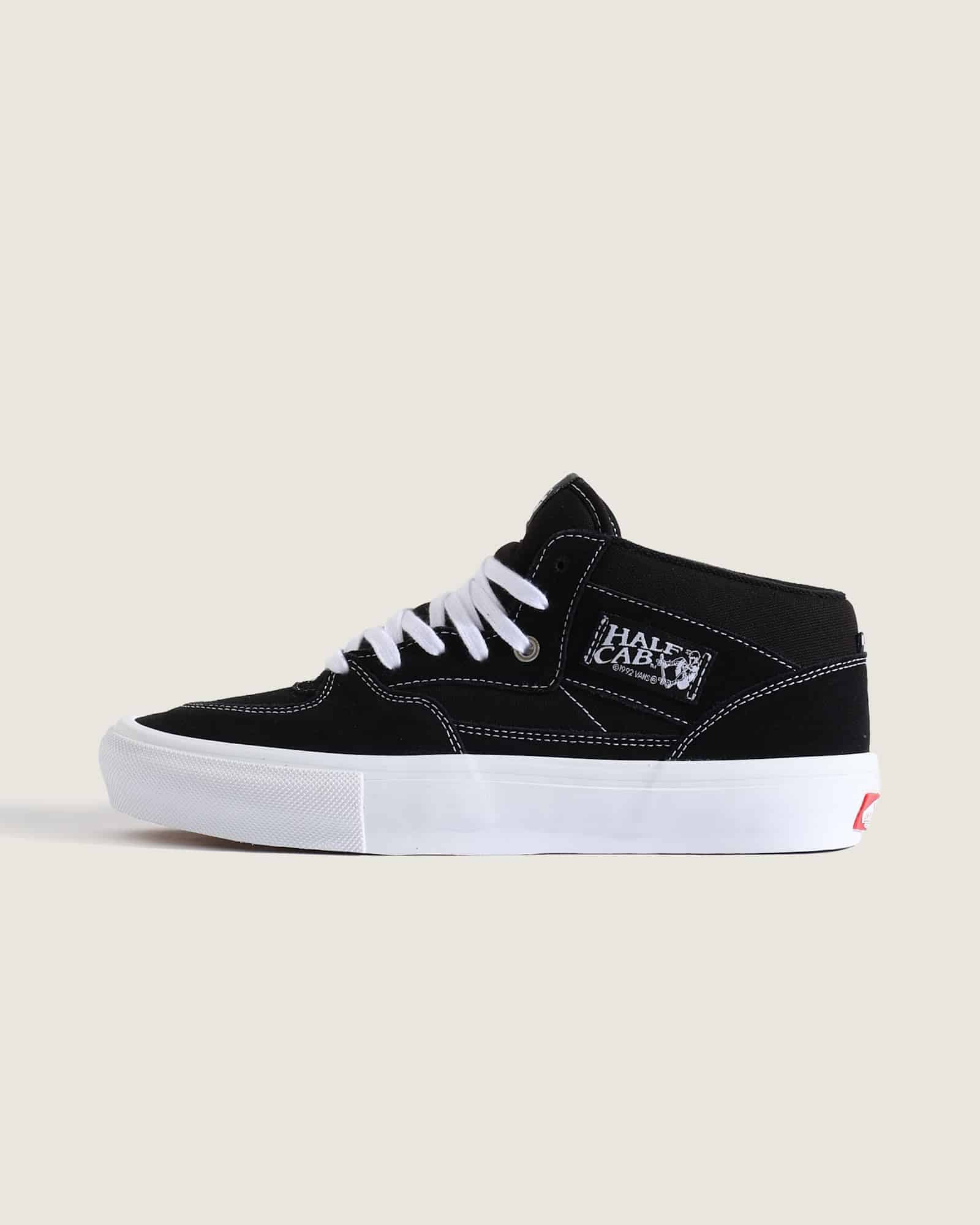 VANS SKATE HALF CAB BLACK/WHITE VN0A5FCDY28 バンズ スケート ハーフキャブ 23.5cm～28.0㎝ スニーカー メンズ シューズ 0194901609940 【送料無料 北海道/沖縄/離島を除く】