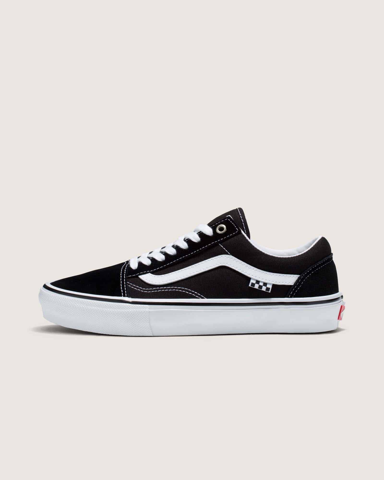 BLACK/WHITE