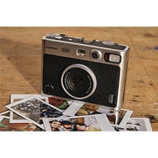 【★送料無料★12月中旬発送！】富士フイルム FUJIFILM instax mini Evo 【ハイブリッドインスタントカメラ チェキ 】ブラック　USB Type-C (充電専用) ブラック