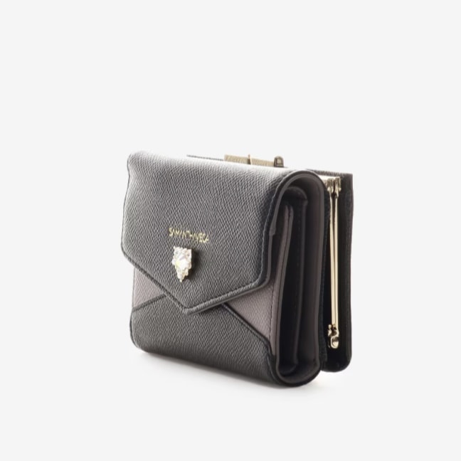 ハートビジュー付き折財布