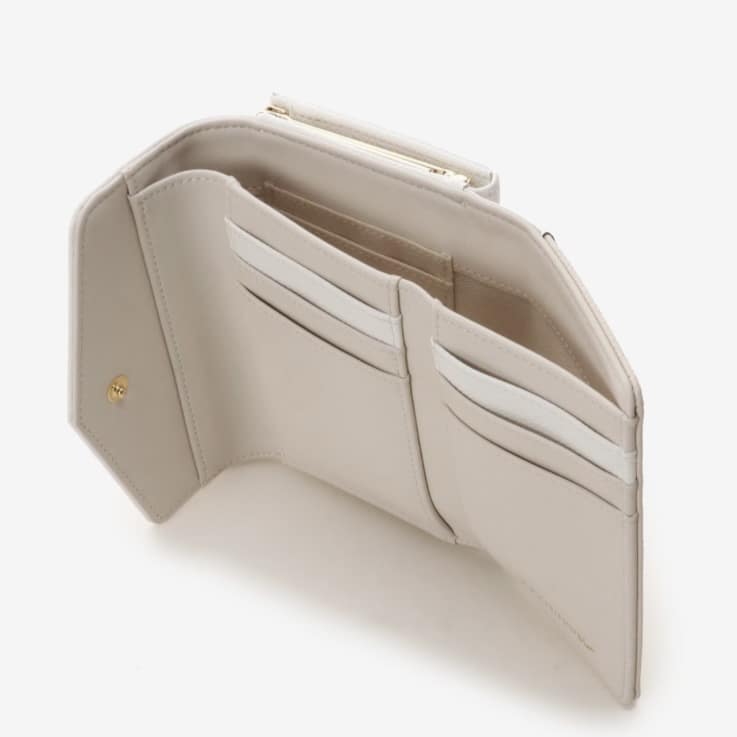 ハートビジュー付き折財布