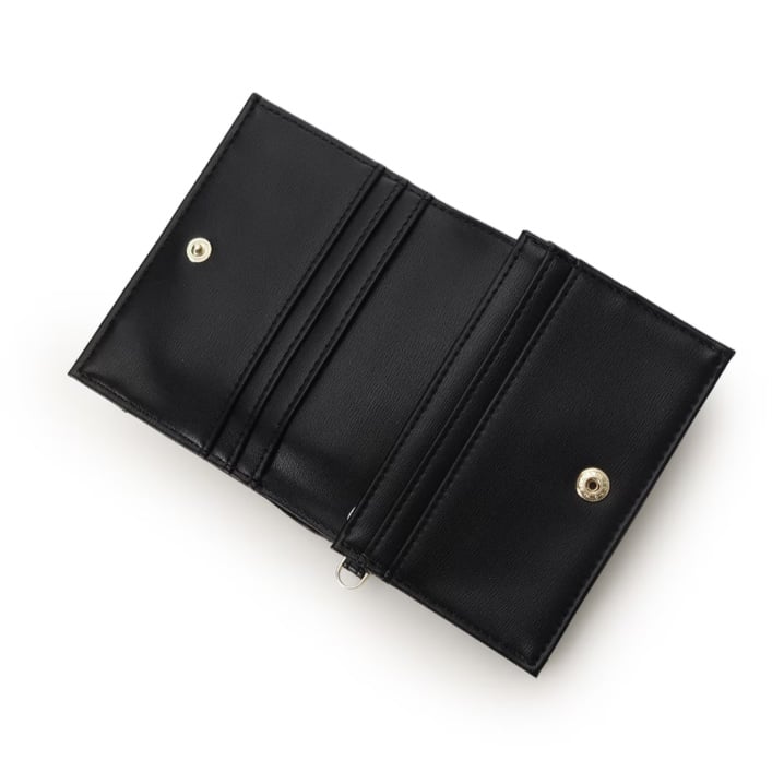 ロゴ金具折財布