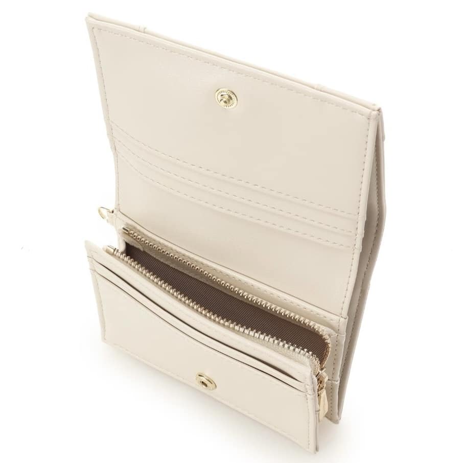 ロゴ金具折財布