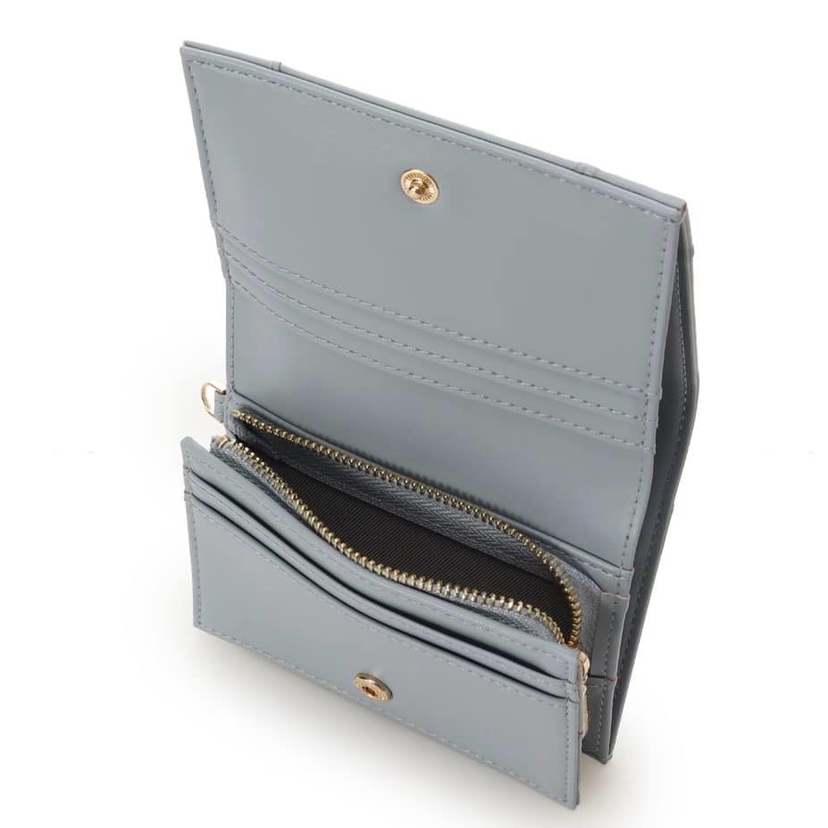 ロゴ金具折財布