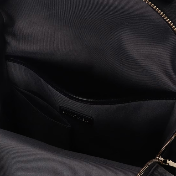 エンボスリボンリュック