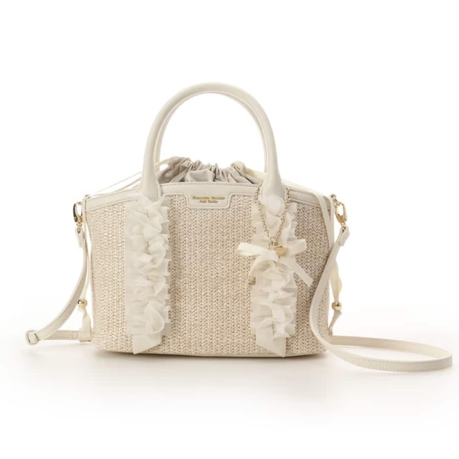 リボンチャーム付き フリルかごバッグ　オフホワイト