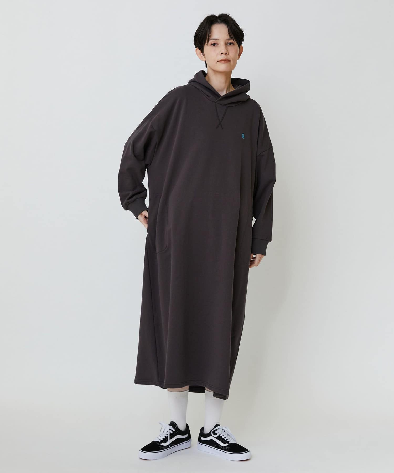 フーディーワンピ チャコール 1サイズ