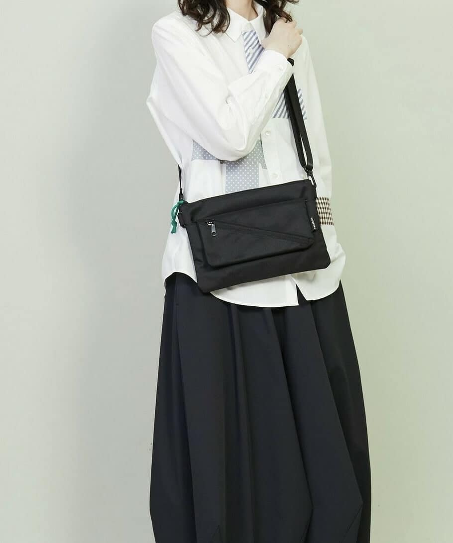 フラップサコッシュ ブラック Fサイズ