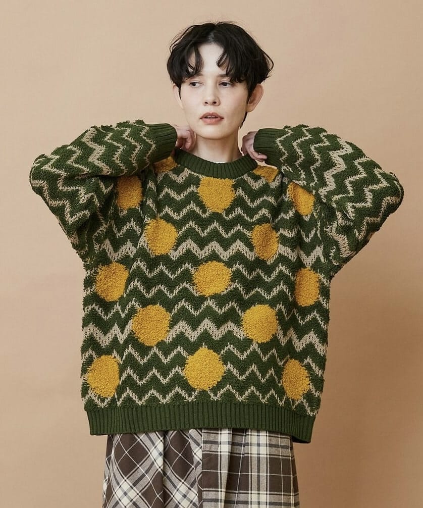 カーキグリーン