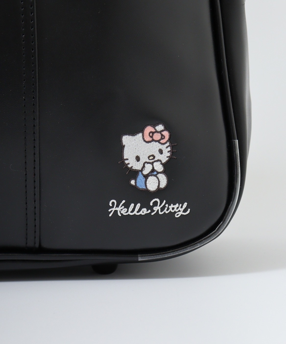 【サンリオ　キティ】 合皮 ハート ポーチ 付 スクール ボストン バッグ (キティ-ブラック)