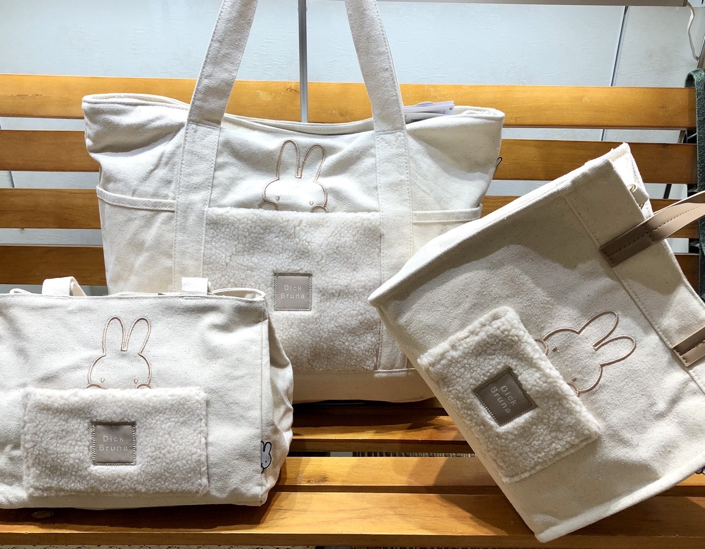 【miffy】ミッフィー　サイドボタンボア付ミニトート　6040WH