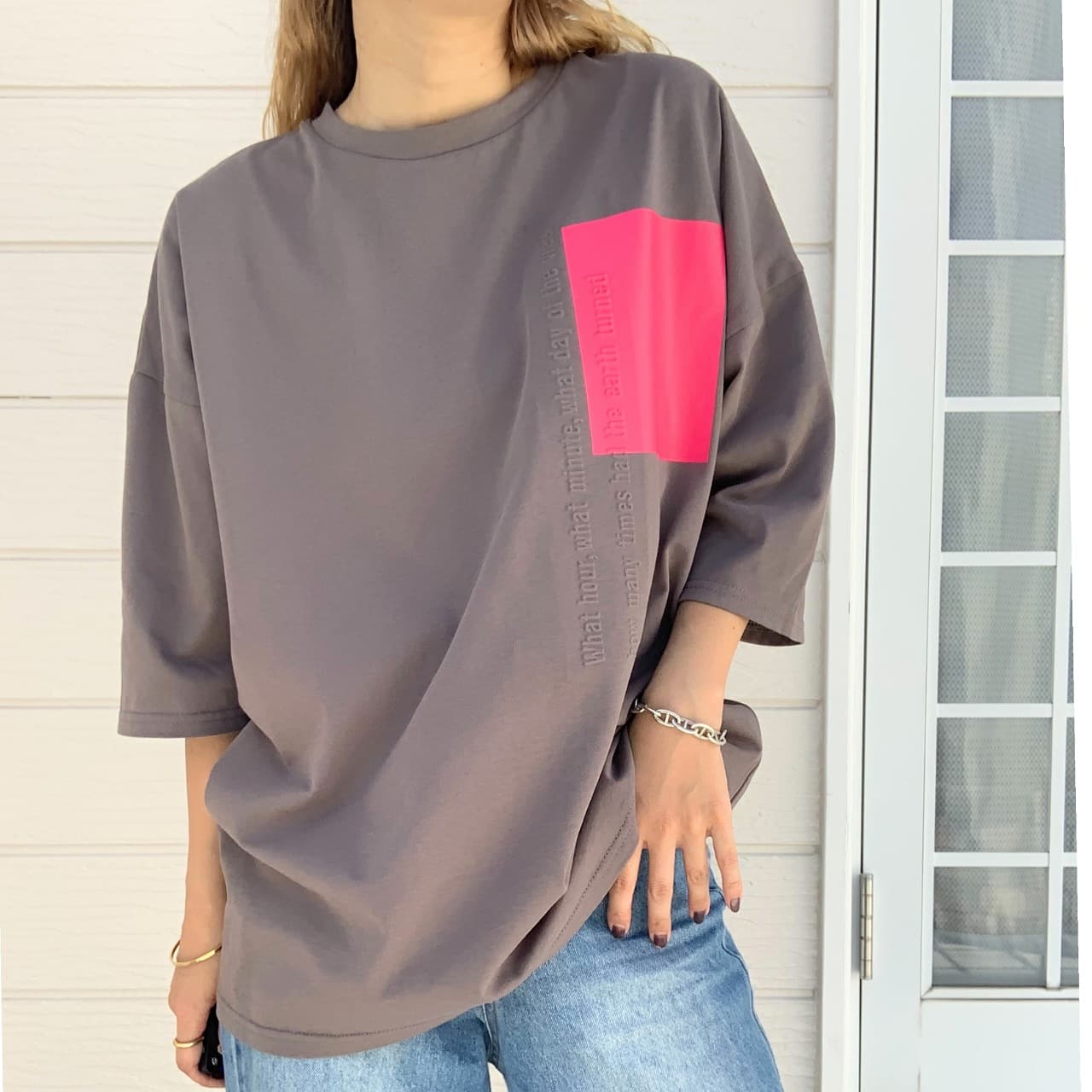 エンボスロゴT チャコールグレー Free