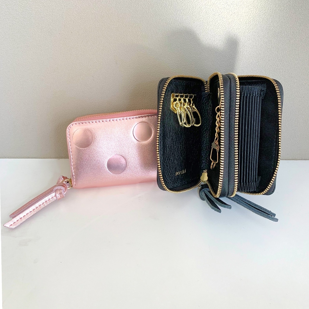 ドット型押ジャバラキーケース ブラック Free