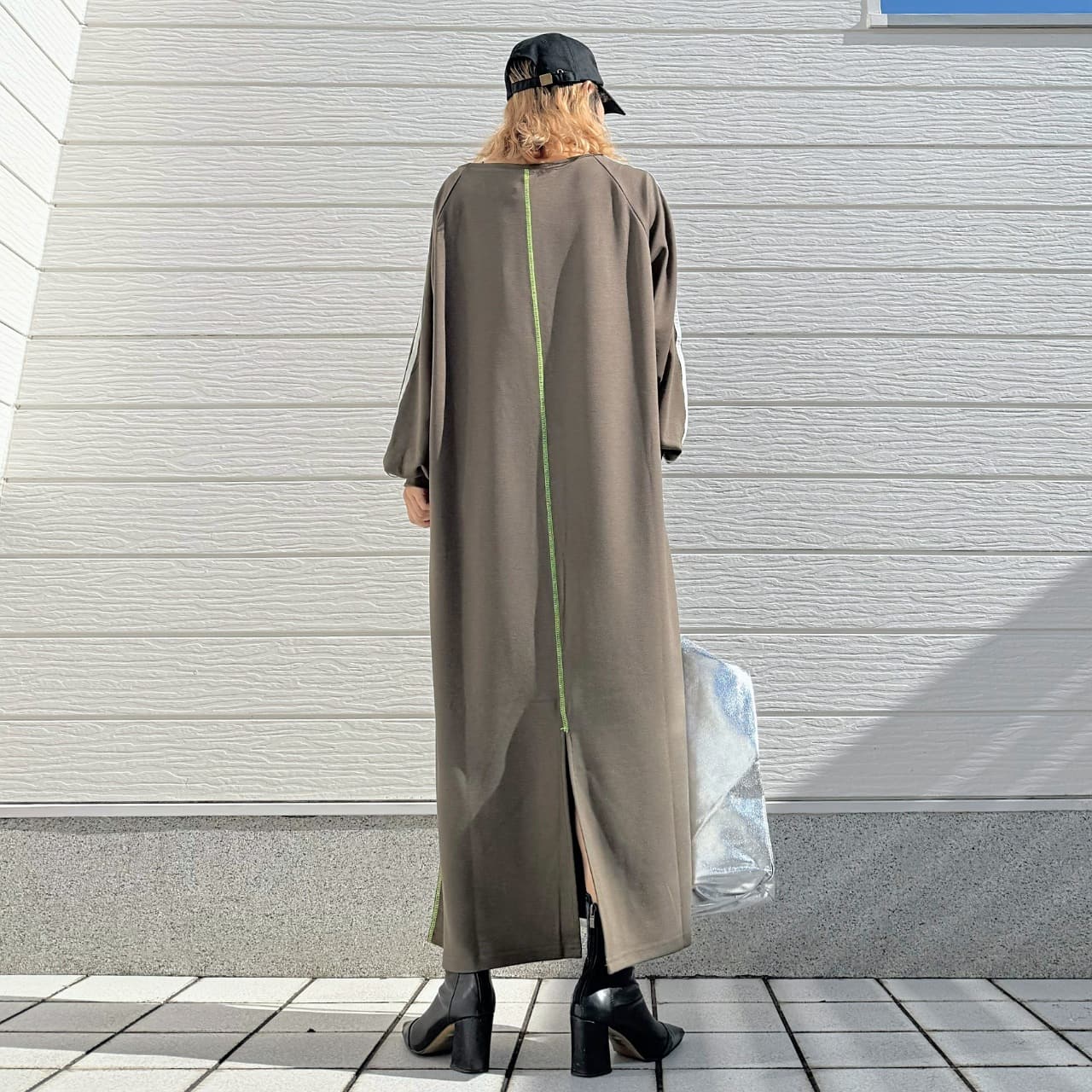 ソフトダンボールバイカラーラインワンピース カーキ Free