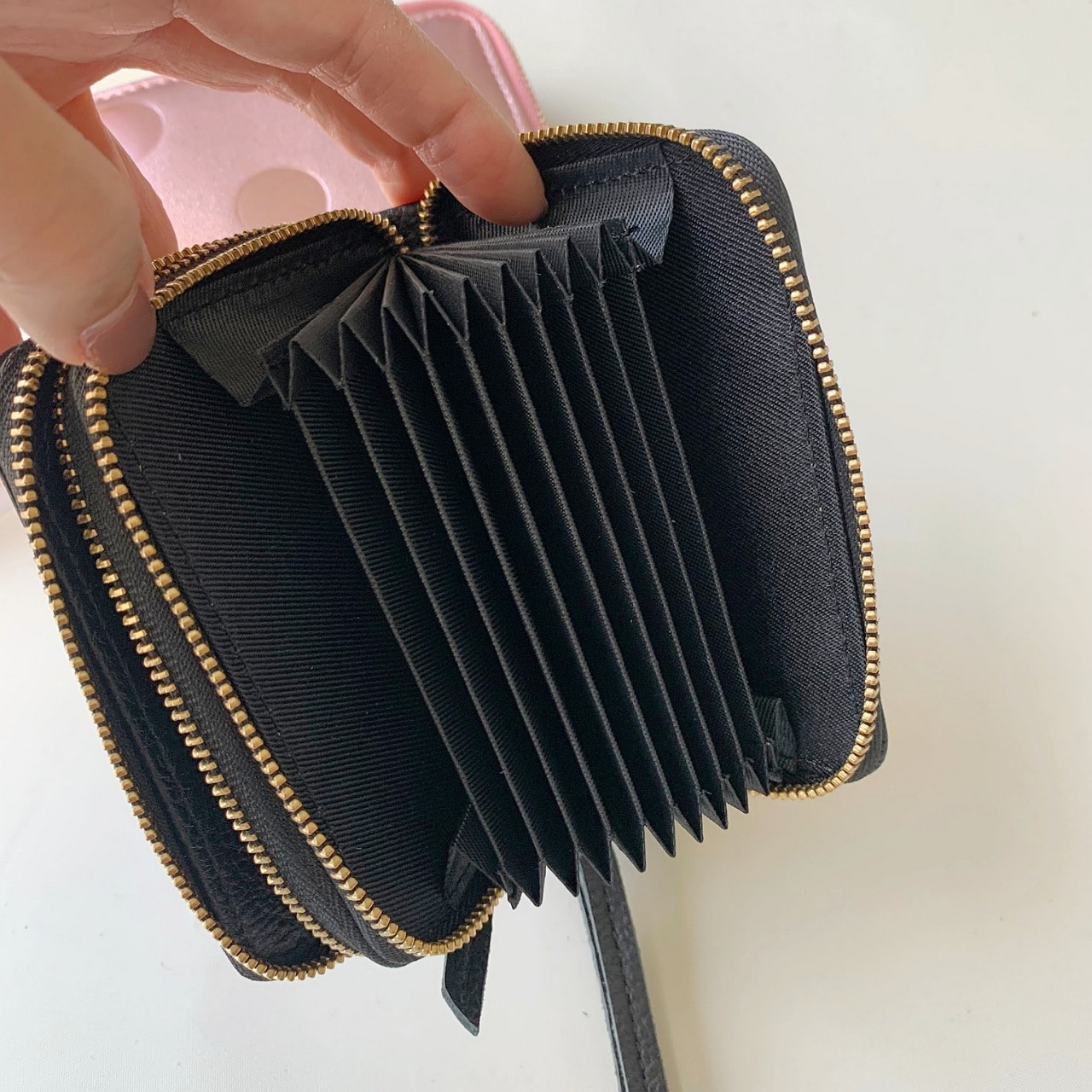 ドット型押ジャバラキーケース ブラック Free