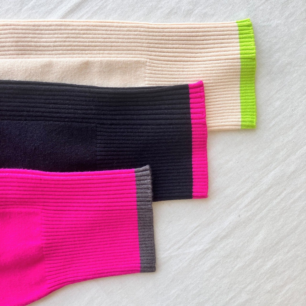 エンボスロゴニット ブラック Free