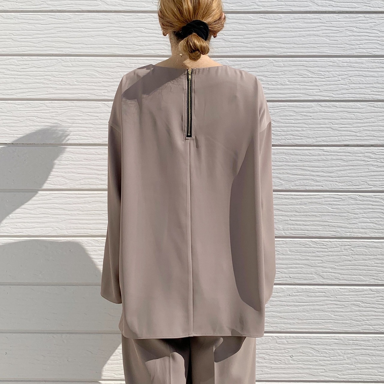 【セットアップ対応アイテム】クルーネック袖スリットブラウス ブラック Free