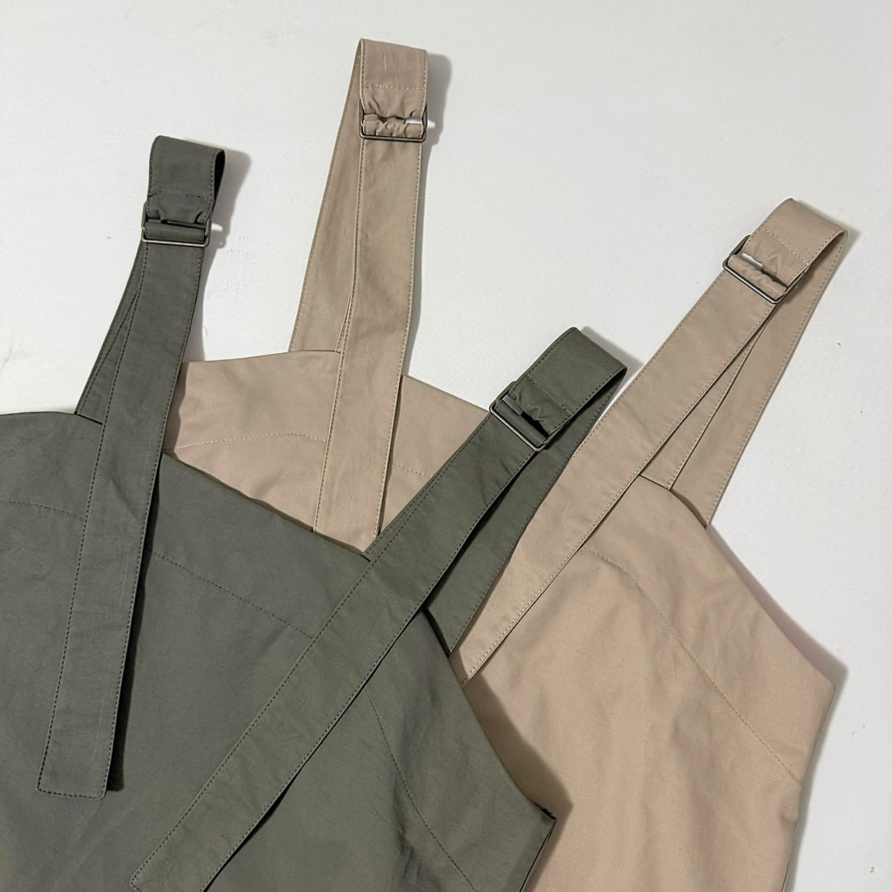 バックドッキングプリーツワンピース カーキ Free