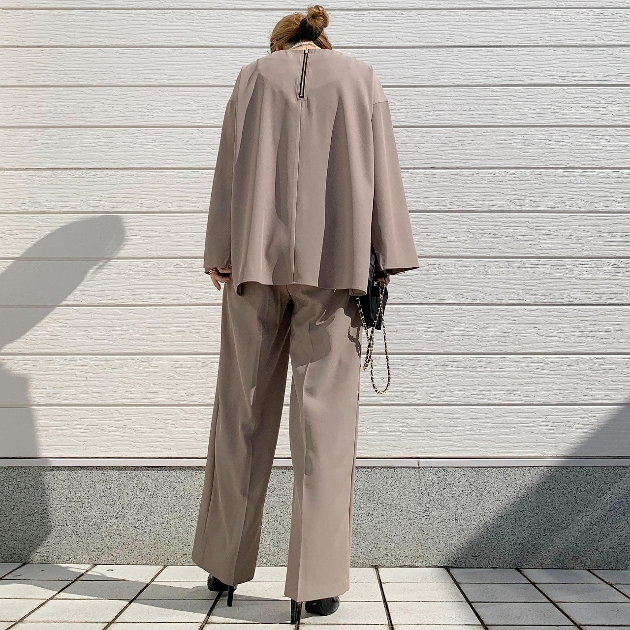 【セットアップ対応アイテム】クルーネック袖スリットブラウス ベージュ Free