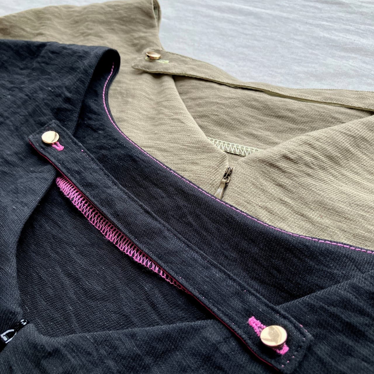 【セットアップ対応】レーヨンスラブネックベルトブラウス カーキ Free