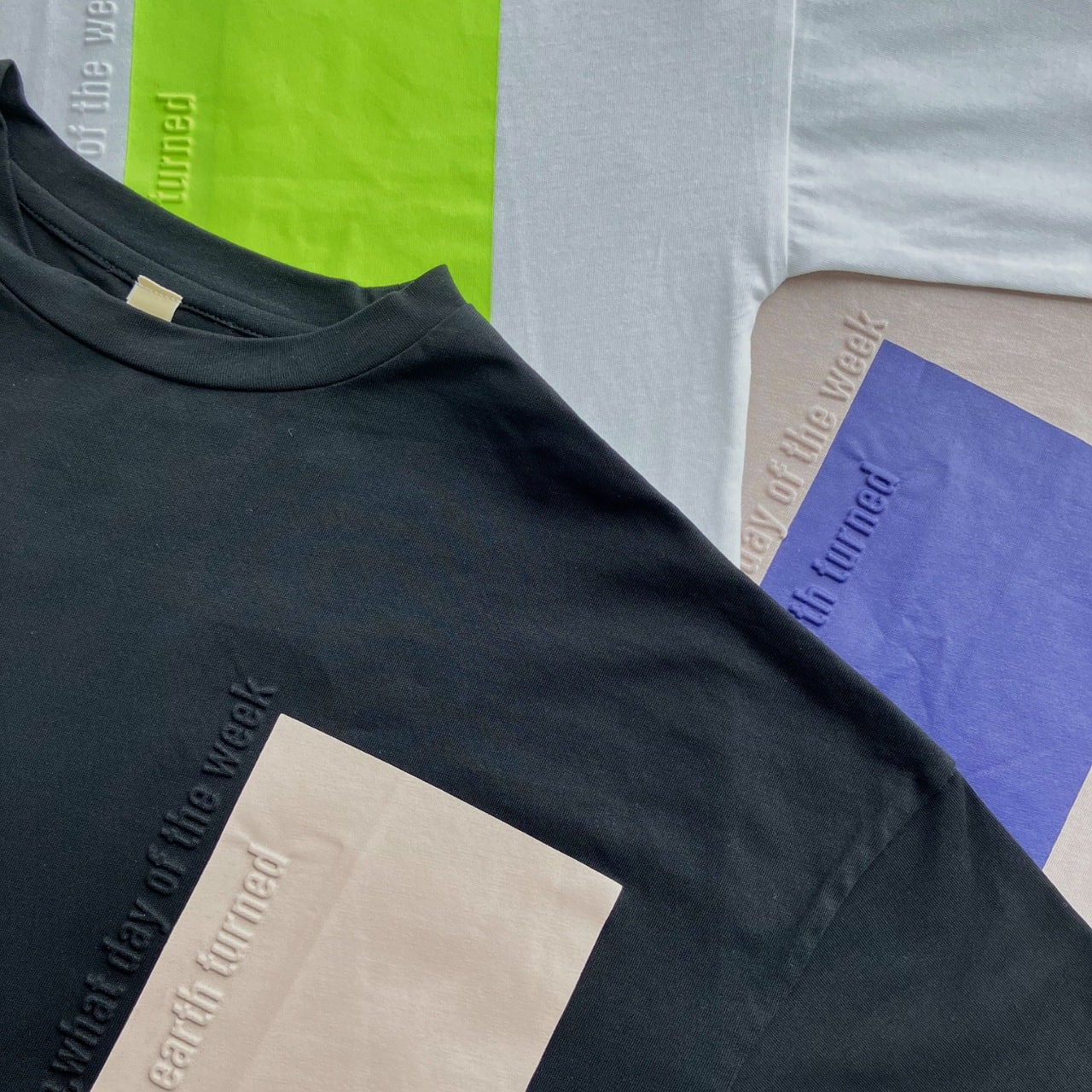 エンボスロゴT ホワイト×イエロー Free