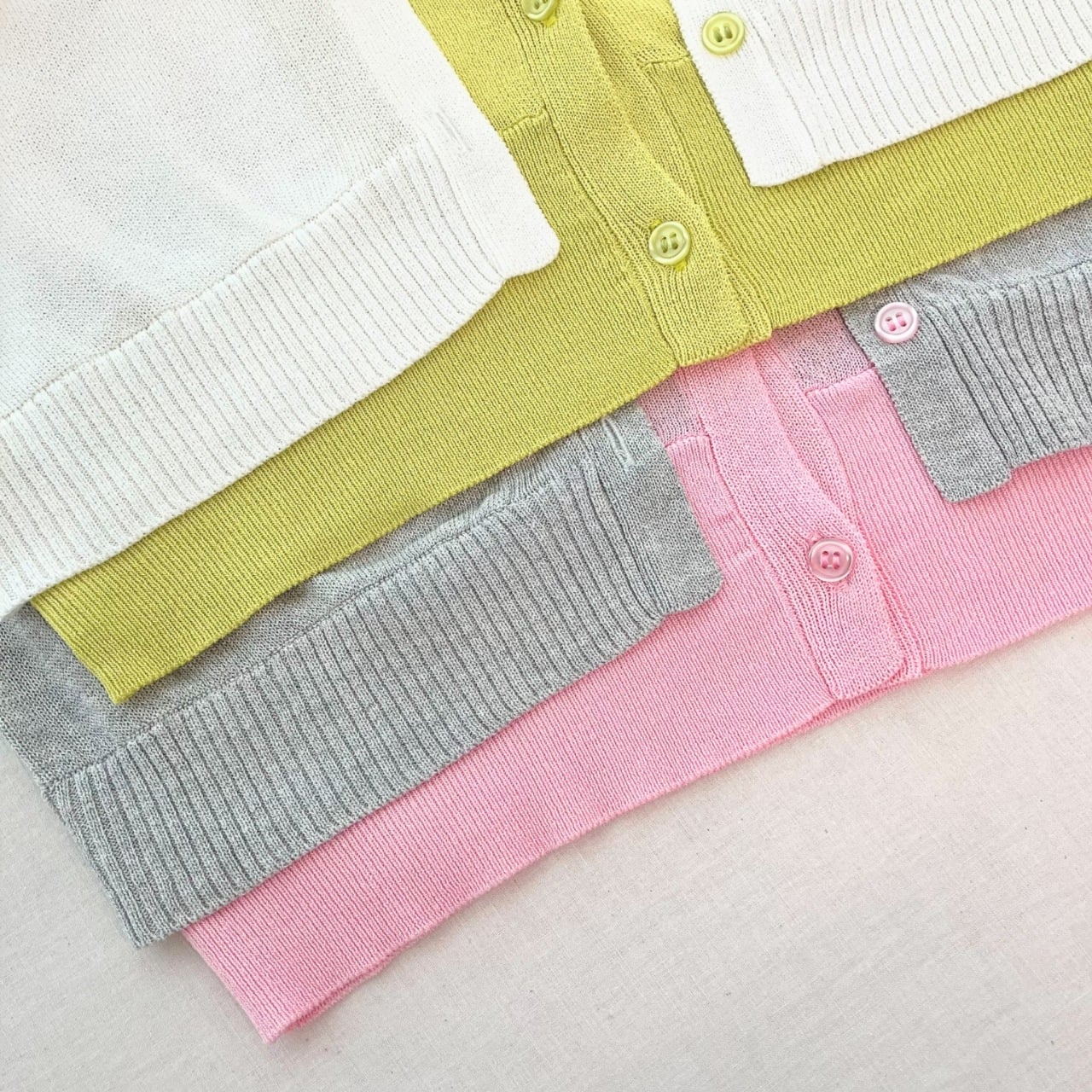 レイヤード風バイカラーカーデ ホワイト×イエロー Free