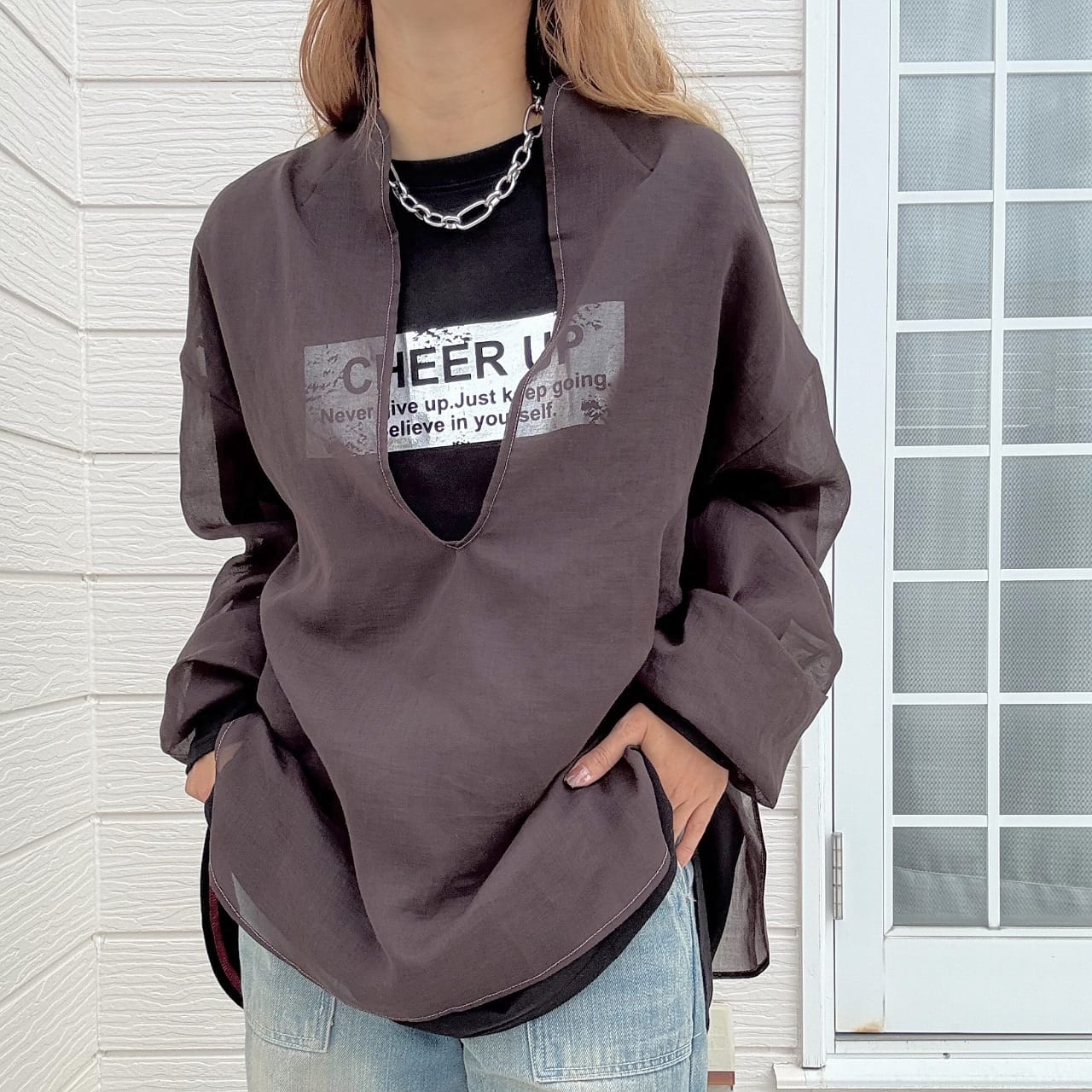 Deep Vキーネックブラウス