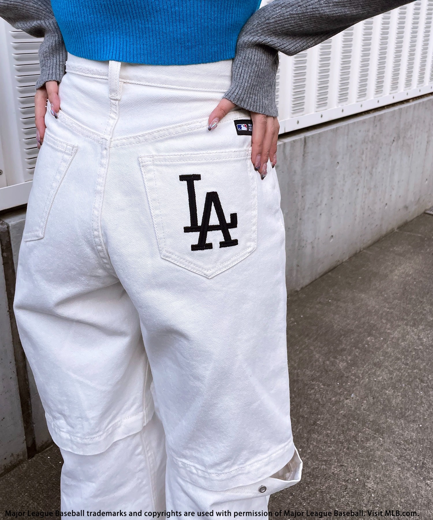 【MLB】コンバーチカルロゴデニム ホワイト S