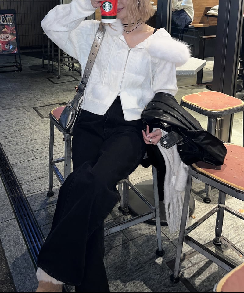 ぽんぽん付きケーブル編みニットショートパーカー ホワイト F