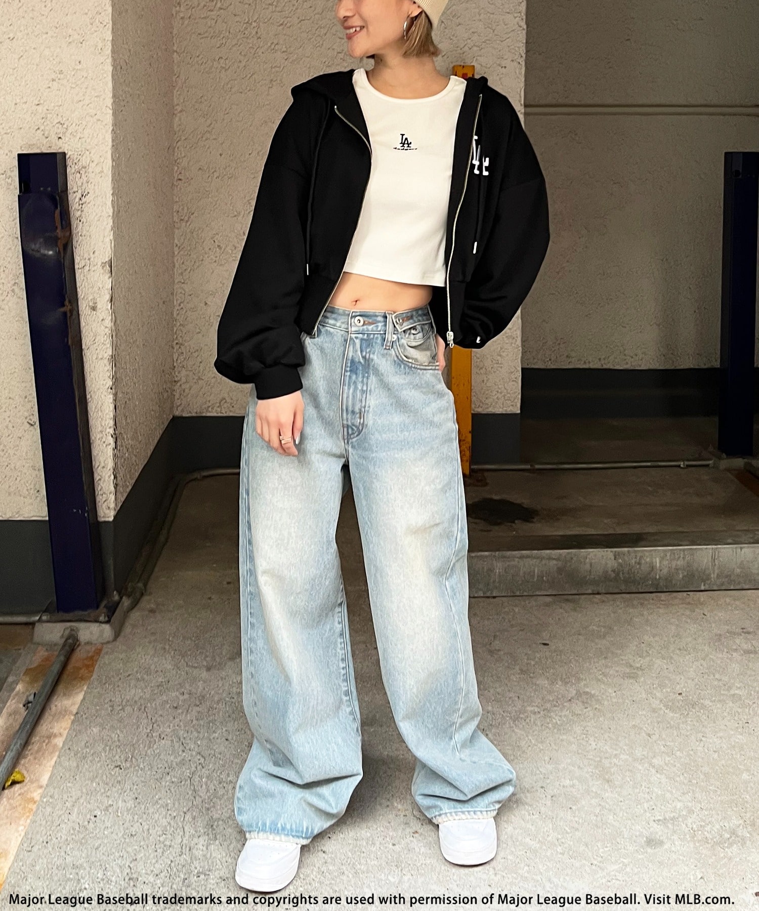 【MLB】刺繍ロゴショートZIPパーカー グレー F