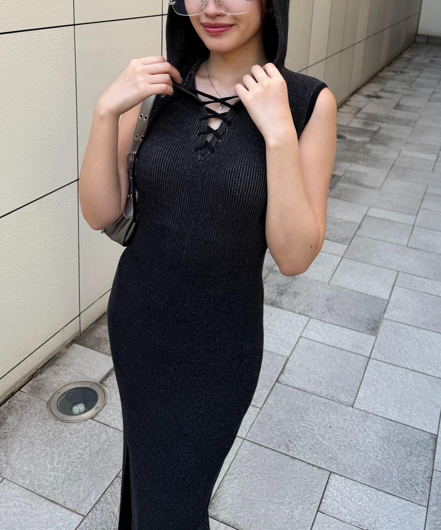 フード付きフロントレースアップロングワンピース ベージュ F