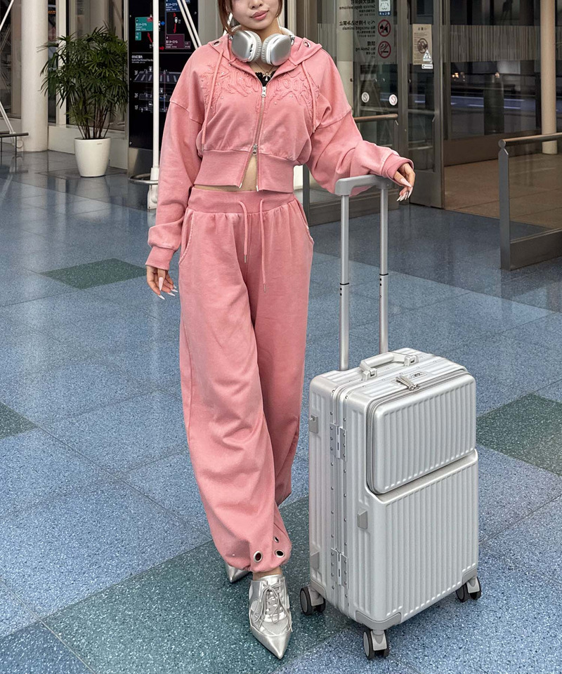 アイレットクラッシュロゴショートパーカー ブラック F