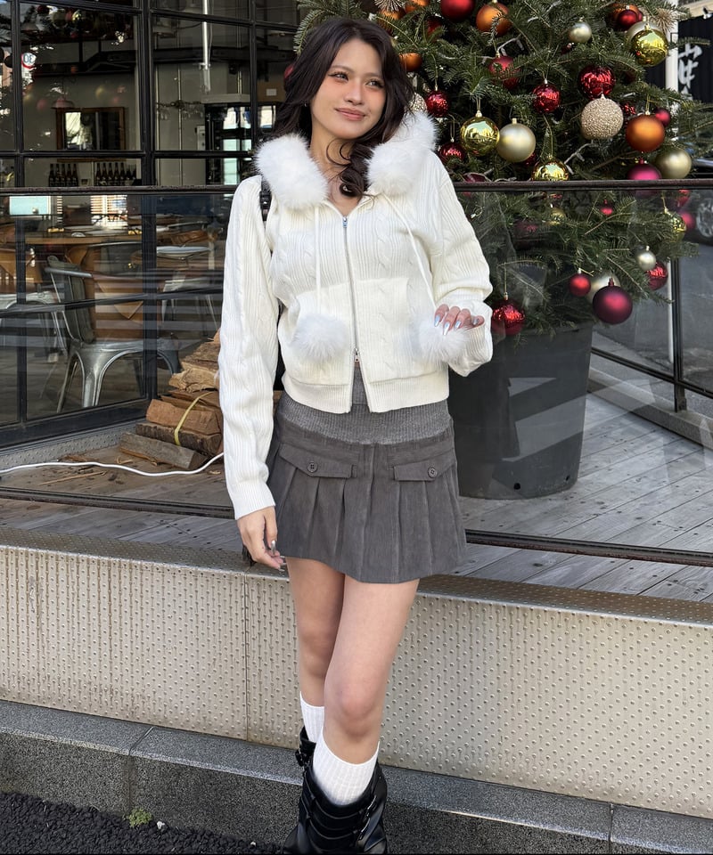 ぽんぽん付きケーブル編みニットショートパーカー ホワイト F