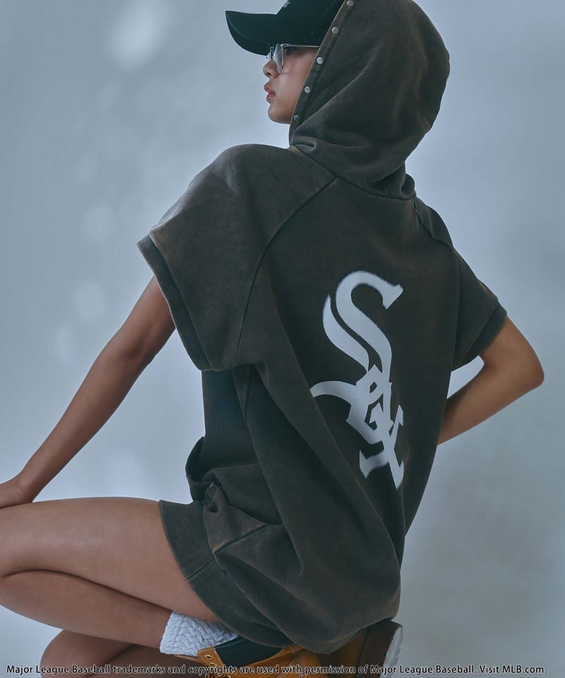 【MLB】スプレーアートロゴBIGパーカー ブラック F
