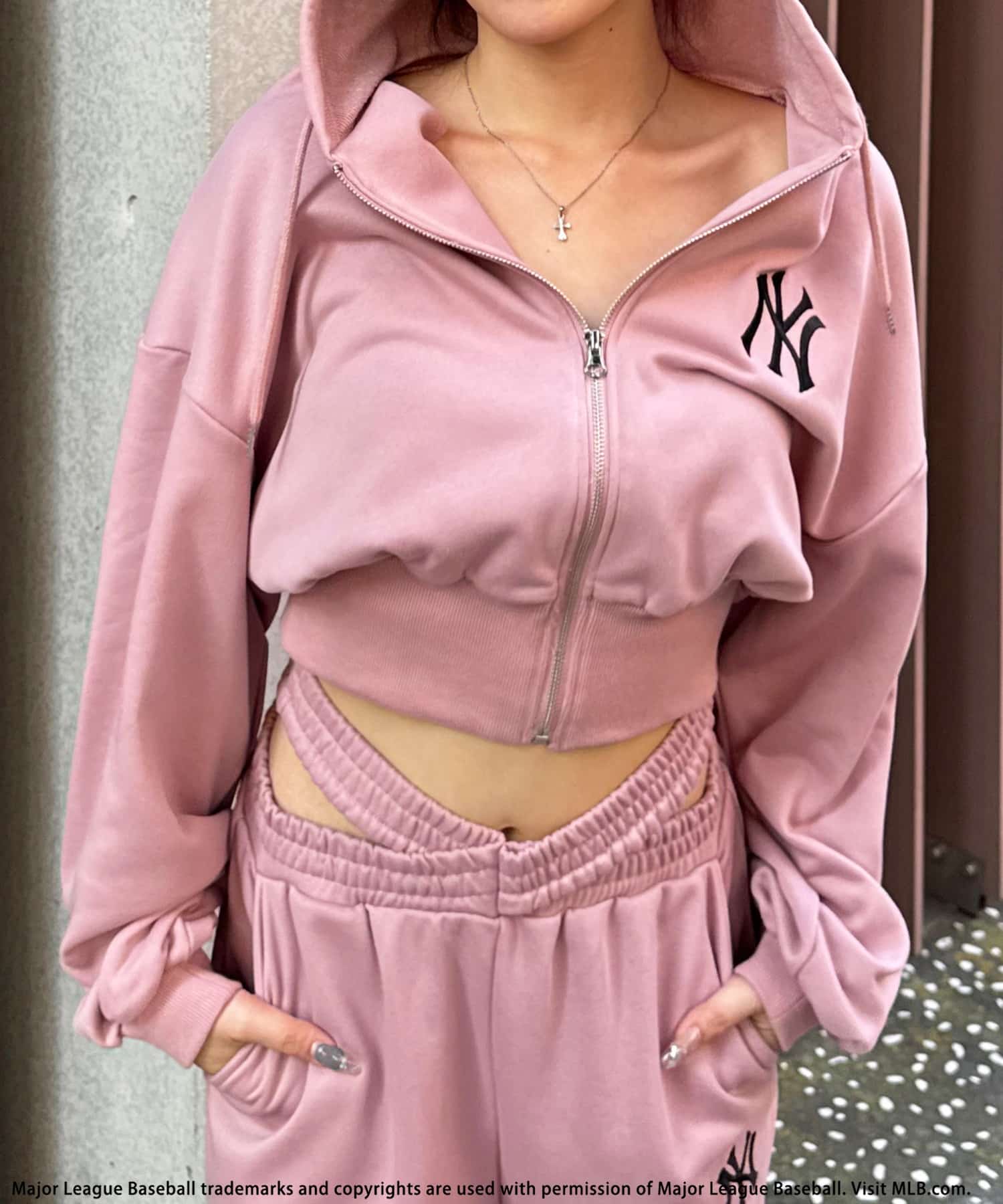 【MLB】刺繍ロゴショートZIPパーカー グレー F